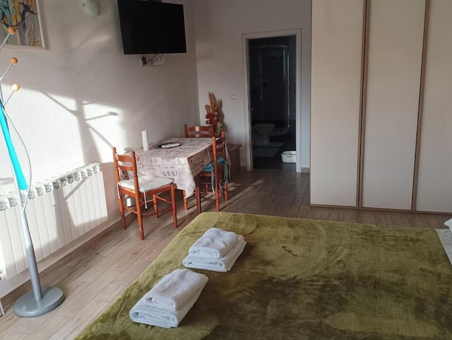 Apartment, 200M From Sea Бртонигла Экстерьер фото